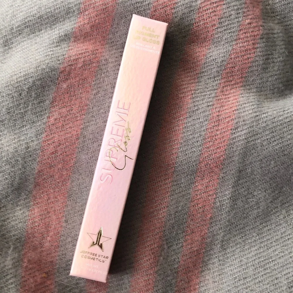JEFFREE STAR supreme gloss, red affair, NWT